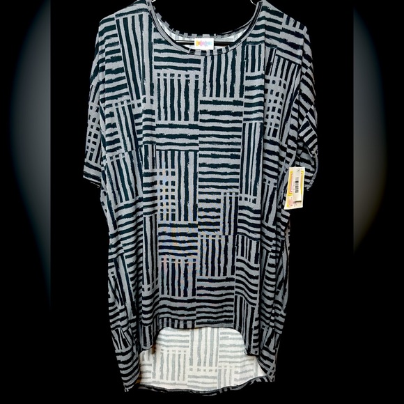 LuLaRoe Tops - Size Small NWT LulaRoe Irma top
